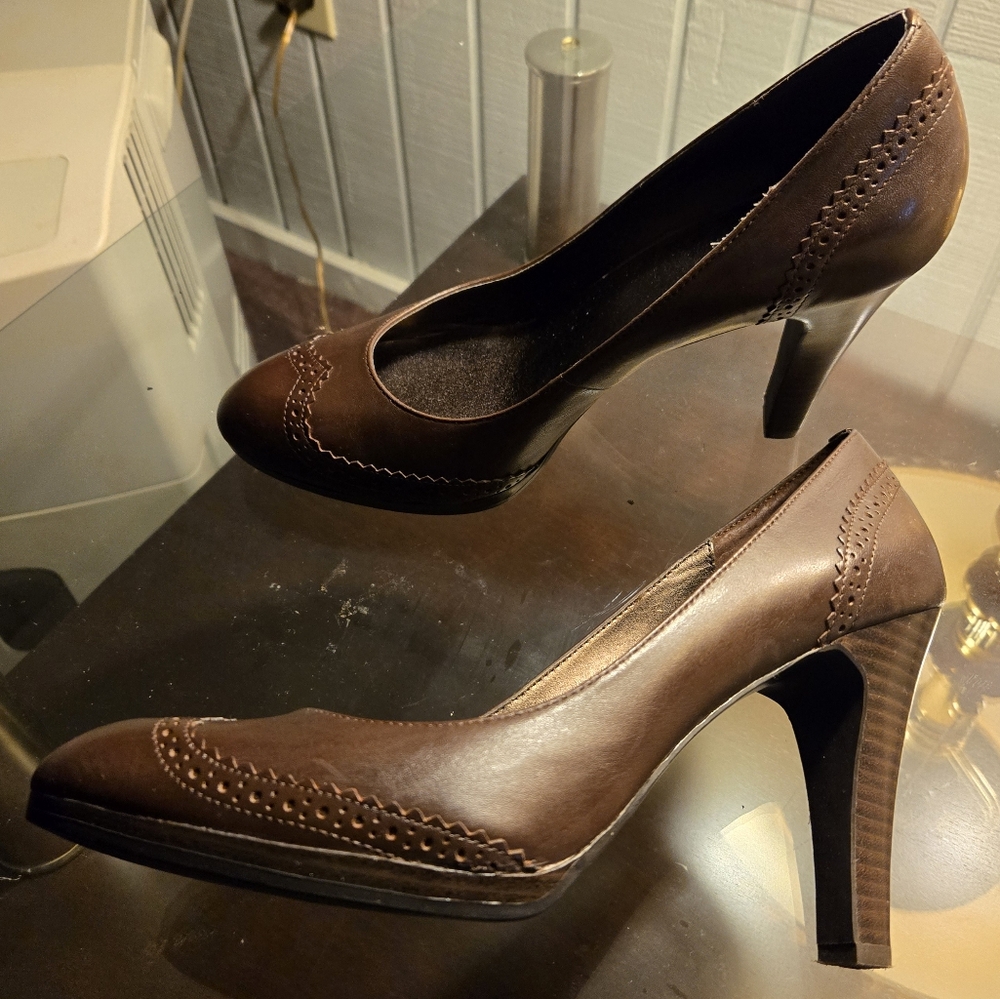 Elegant Brown Women's Heels